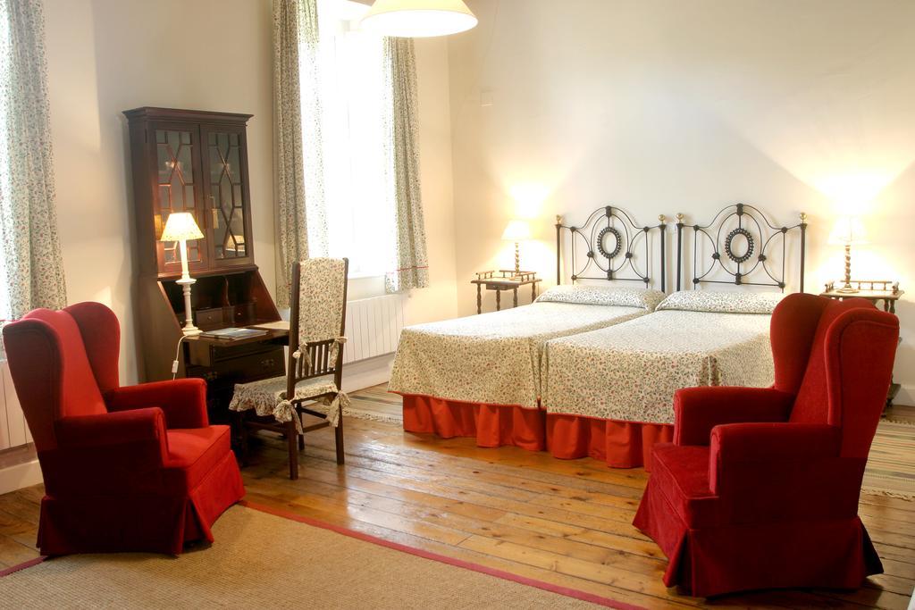 Hotel Casona El Arral Льерганес Номер фото